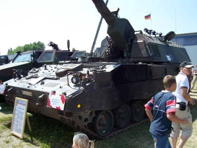 Panzerhaubize 2000